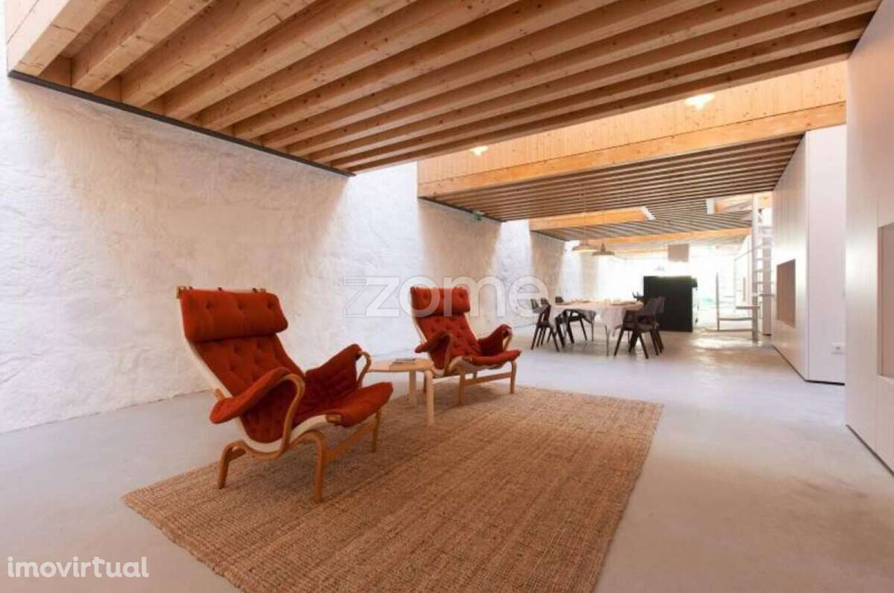 LOFT com pátio e 6 suítes, totalmente mobilado e equipado, Porto - Grande imagem: 4/36