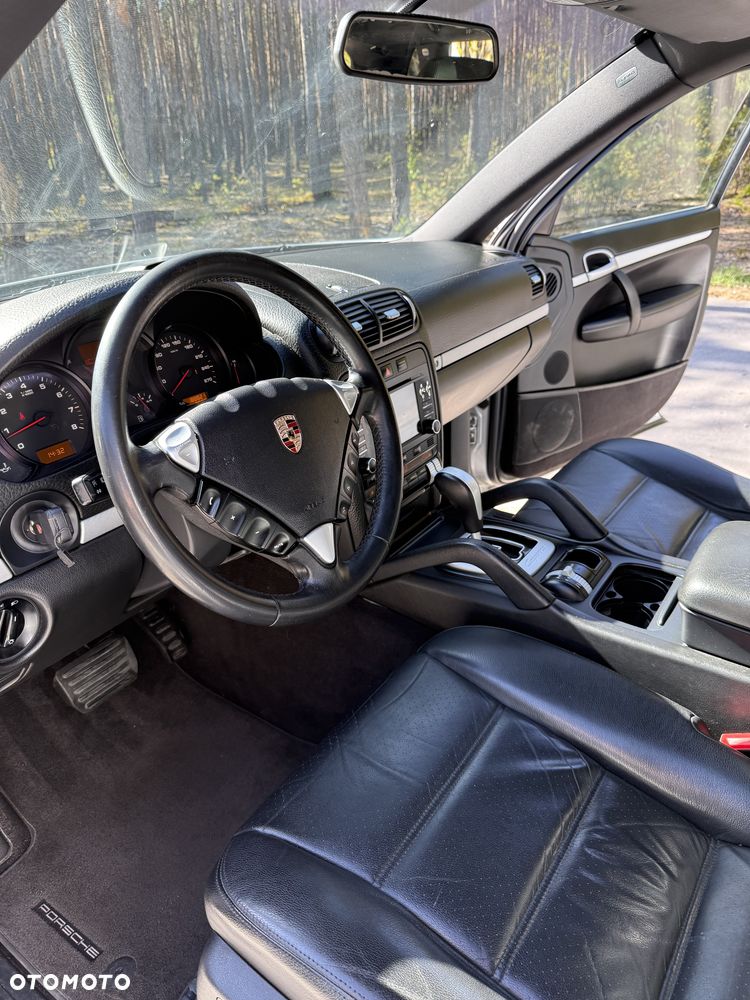 Porsche Cayenne - 8