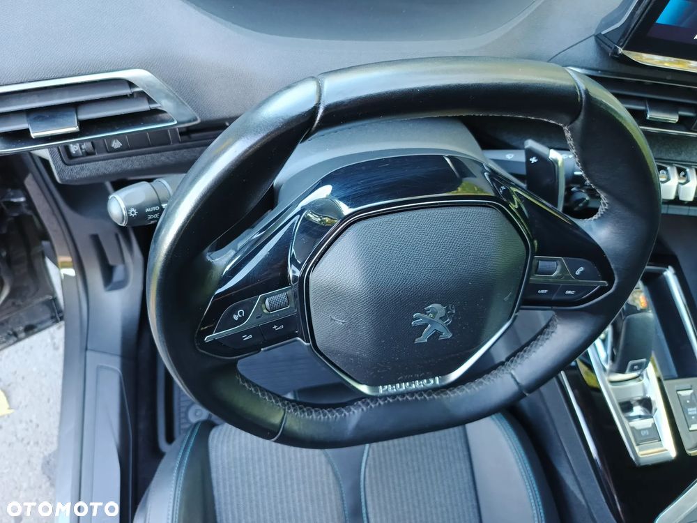 Peugeot 3008 1.2 PureTech Allure Pack S&S EAT8 - 26