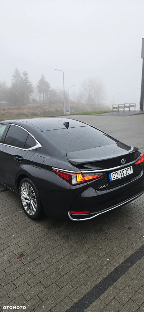 Lexus ES - 10