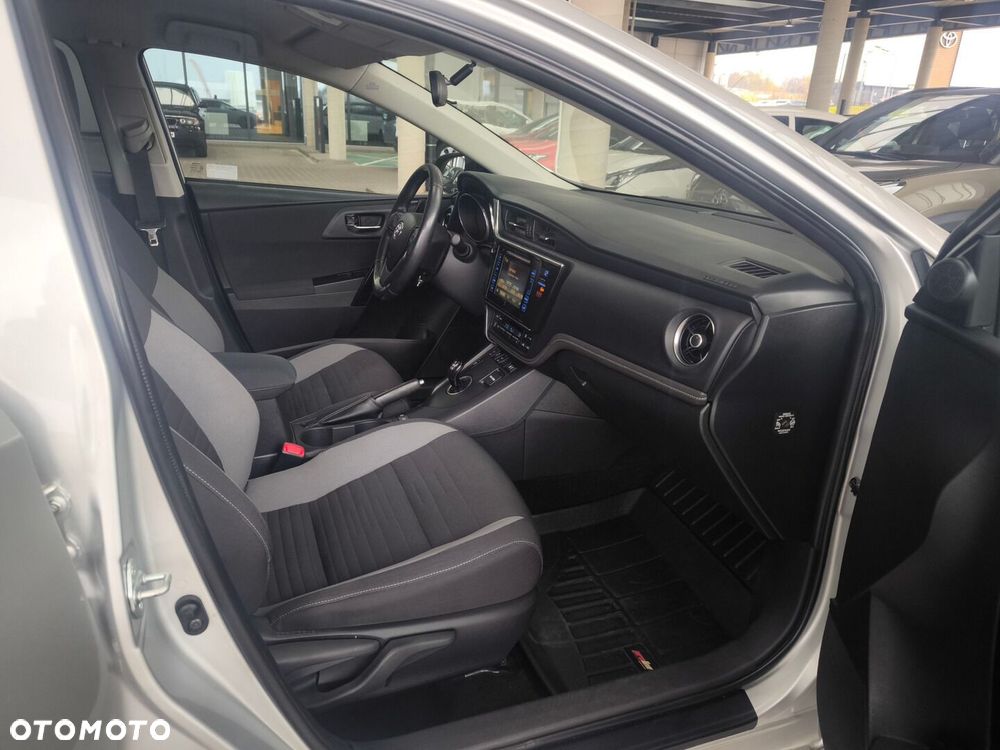 Toyota Auris - 10