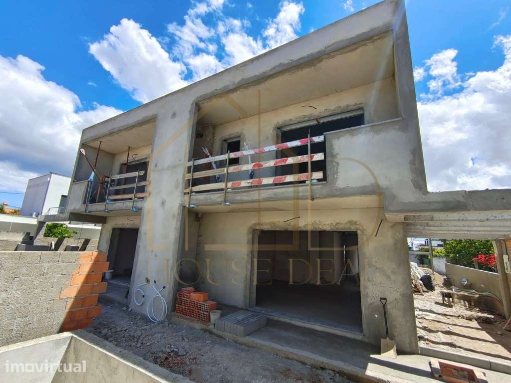 DESLUMBRANTE Moradia T4 com Piscina. Fernão Ferro - Grande imagem: 4/18