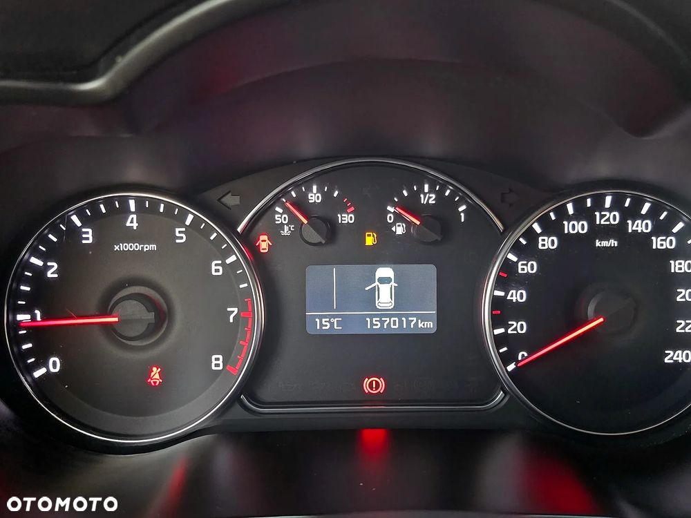 Kia Carens 1.6 GDI L 7os EU6 - 24