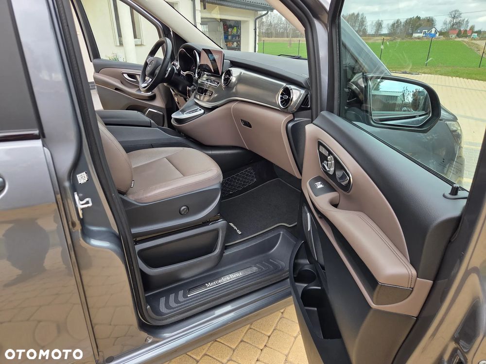 Mercedes-Benz Klasa V 300 d 4-Matic Exclusive 9G-Tronic (d³ugi) - 22