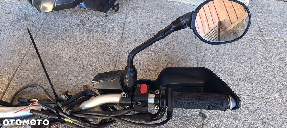 TRIUMPH TIGER 800XC KOŁO FELGA PRZÓD  KIEROWNICA HALOGENY CHŁODNICA SZYBA LICZNIK ZEGARY XRT - 17