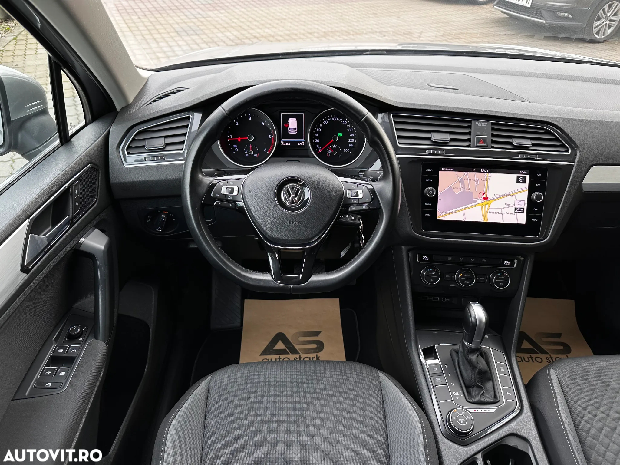 Volkswagen Tiguan 2.0 TDI SCR 4MOTION DSG R-Line - 4