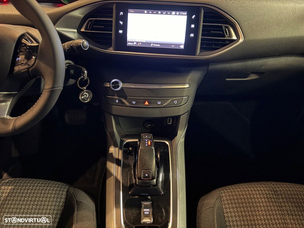 Peugeot 308 SW BlueHDi 130 EAT8 Style - 12