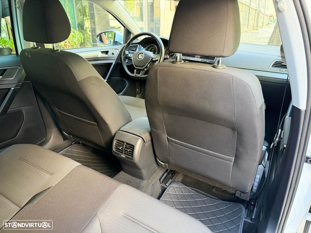 VW e-Golf - 20