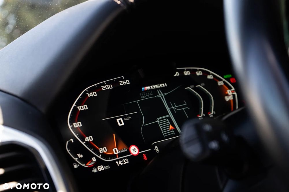 BMW Seria 8 M850i xDrive - 12