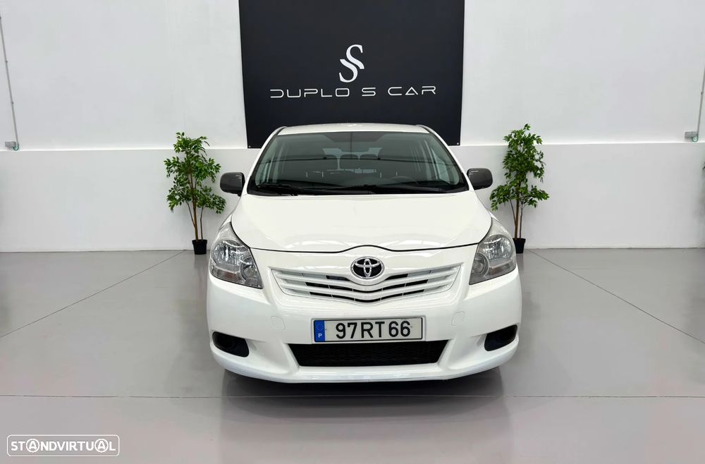Toyota Verso 2.0 D-4D Executive - 5