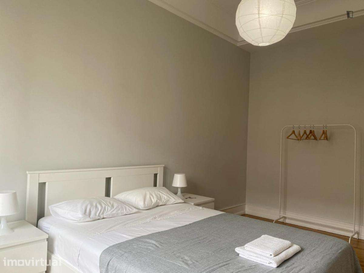 Quarto - localizado em Marquês de Pombal Lisbon - Grande imagem: 2/13