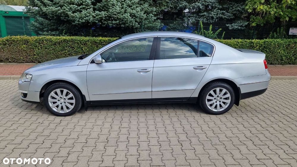 Volkswagen Passat 1.8 TSI Highline - 9