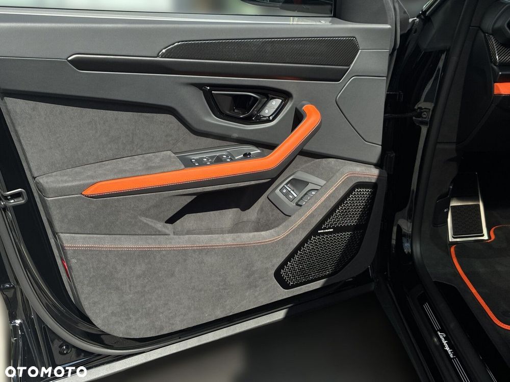 Lamborghini Urus - 15
