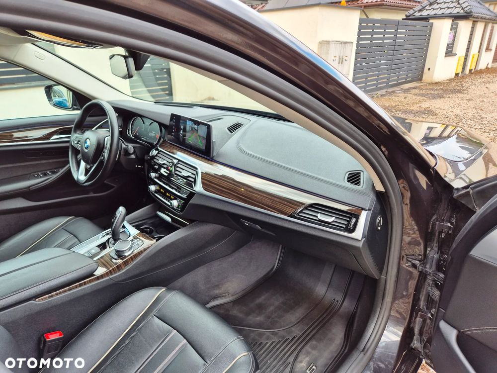 BMW Seria 5 520d xDrive Luxury Line - 22