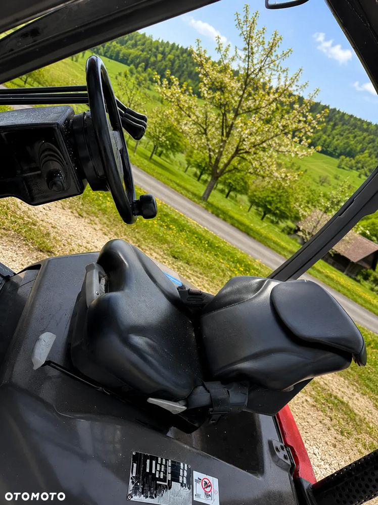 Manitou MI25D Wózek Widłowy 2,5 tony. Posuw Hydrauliczny. Maszt triplex. Wolny skok! Wysokość Podnoszenia 5 metrów. Jak nowy z Salonu. Pochodzi z Norweskiego Gospodarstwa! Aktualne przeglądy DEKRA i serwisy! Opony jak Nowe. Silnik Yanmar. Małe gabarety bardzo zwrotna maszyna! Zero luzów wycieków i zniszczeń. OKAZJA. Pełny ORYGINAŁ! Rok Prod. 2014. Niski przebieg 3300mtg - 18