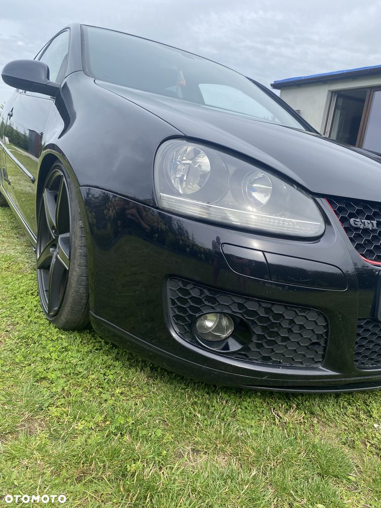 Volkswagen Golf - 8