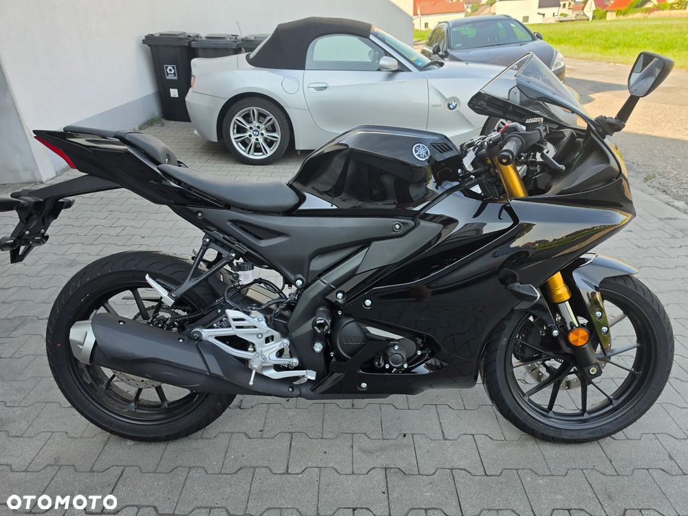 Yamaha YZF - 4