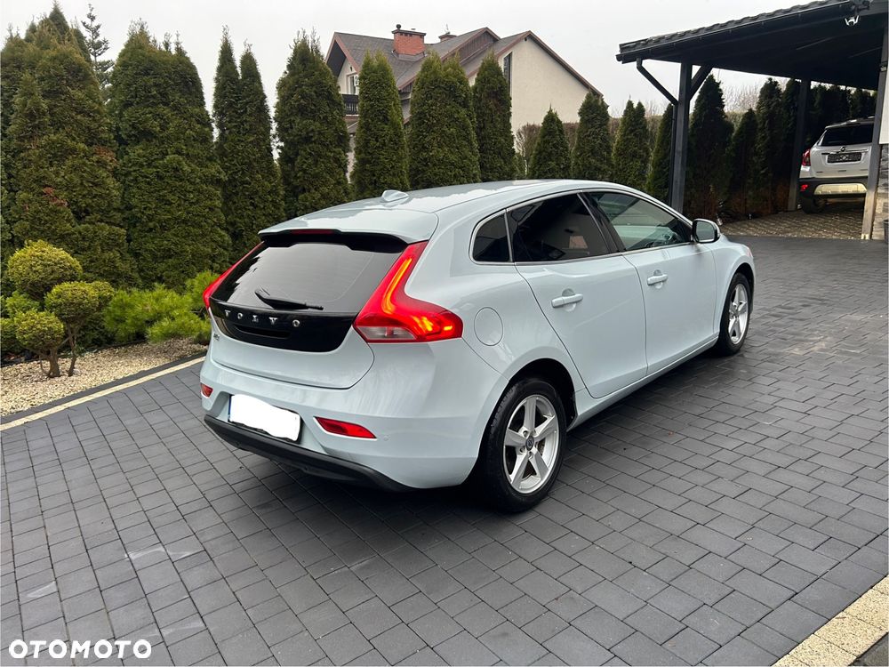 Volvo V40 D2 Momentum - 2