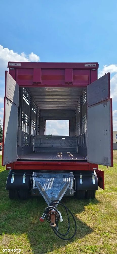 Pezzaioli RBA 32/TRZYOSIOWA PRZYCZEPA-2XBYDŁO,3X TRZODA/HYDRAULICZNIE PODNOSZONY DACH I PODŁOGI / OŚ ŚRODKOWA PODNOSZONA - 19