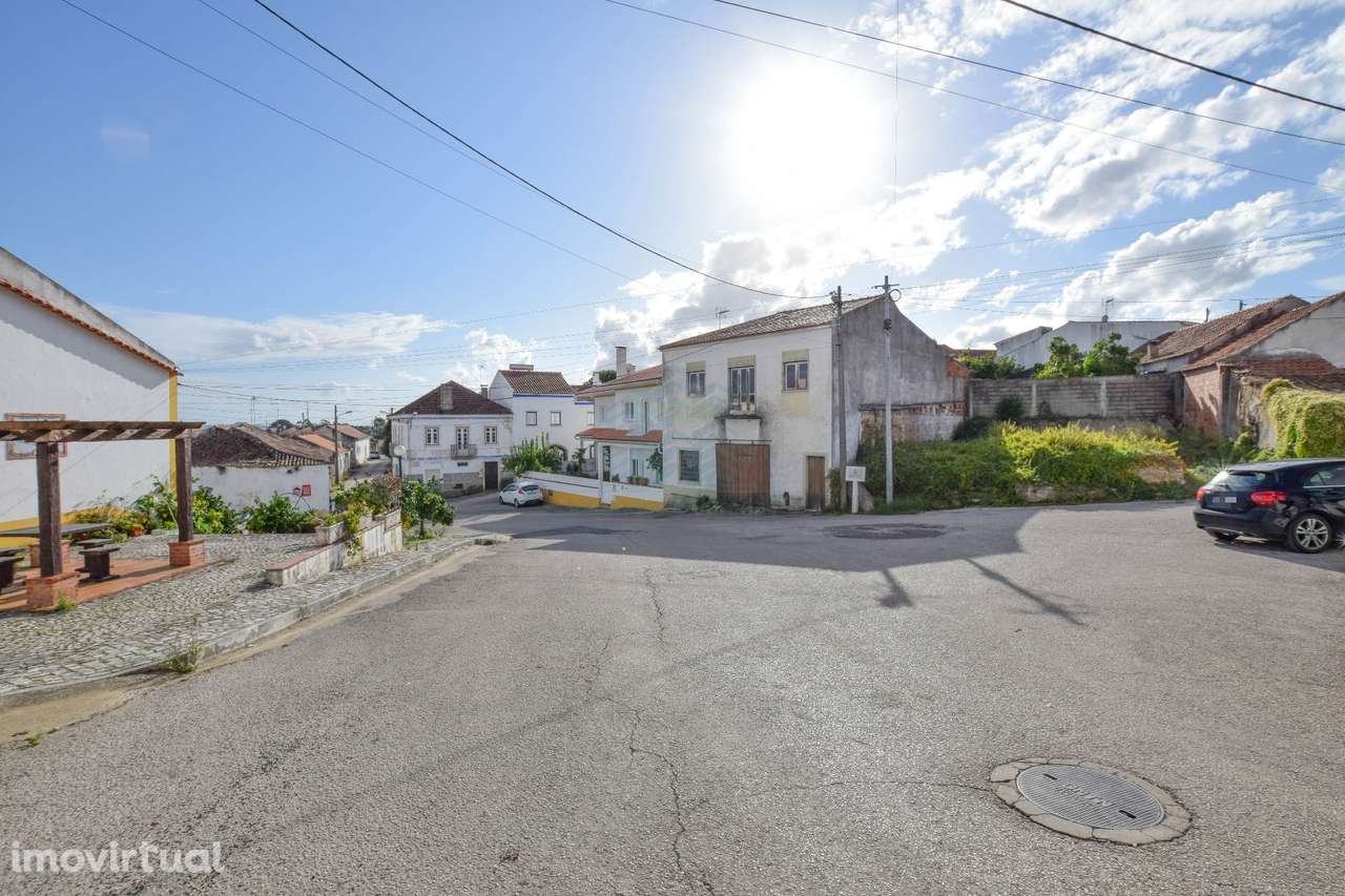 Moradia T7 com Garagem e Armazém - Alcorochel - Torres Novas - Grande imagem: 3/51