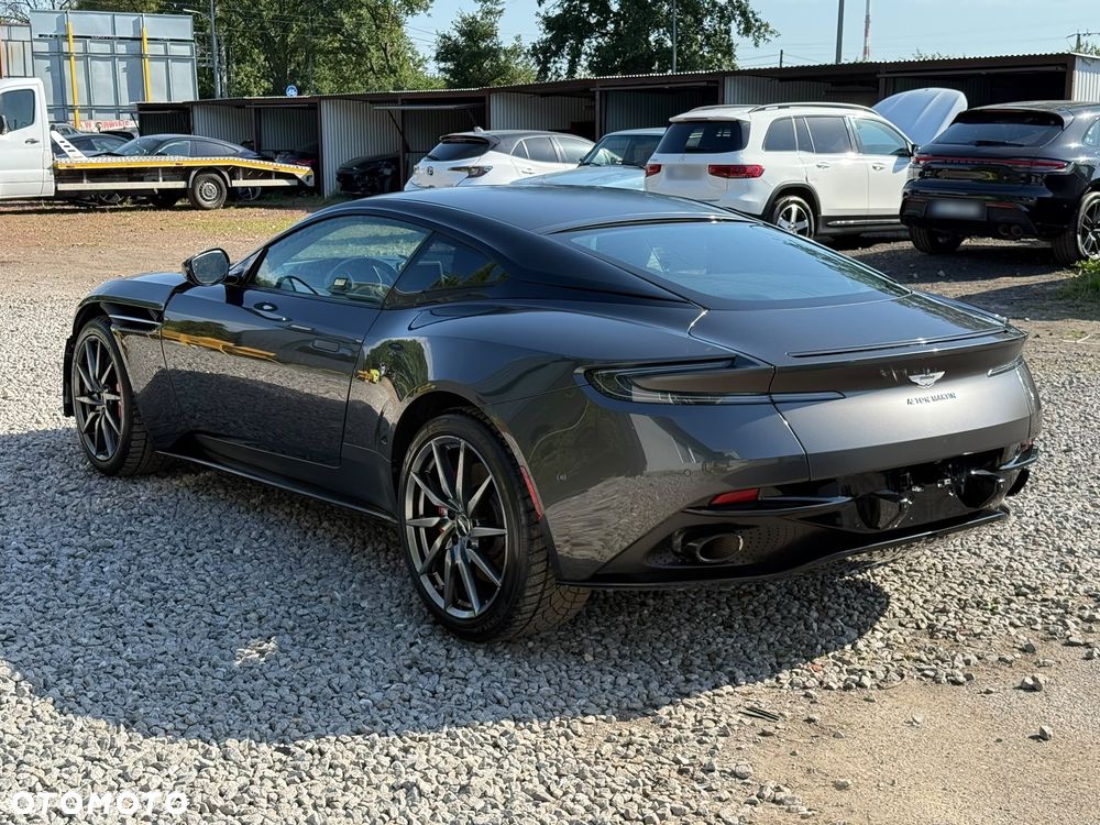 Aston Martin DB11 - 2