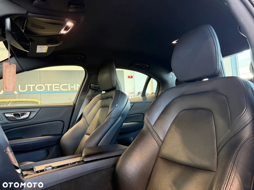 Volvo S60 T4 R-Design - 28