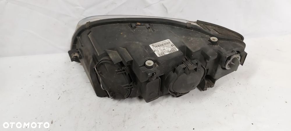 .  LAMPA PRZOD PRZEDNIA PRAWA AUDI A4 B7 !BRAK MOCOWANIA! - 4