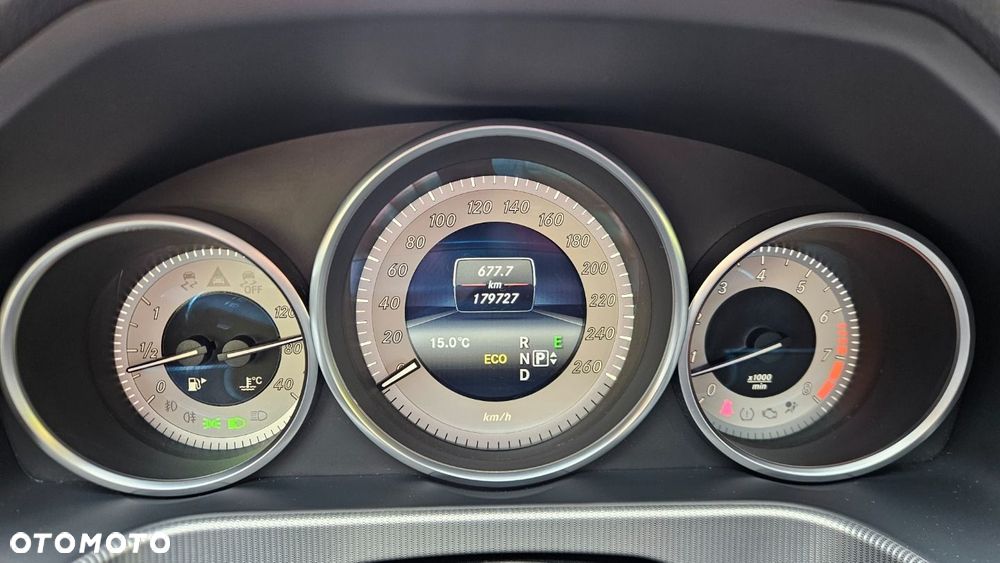 Mercedes-Benz Klasa E 200 T 7G-TRONIC Avantgarde - 31