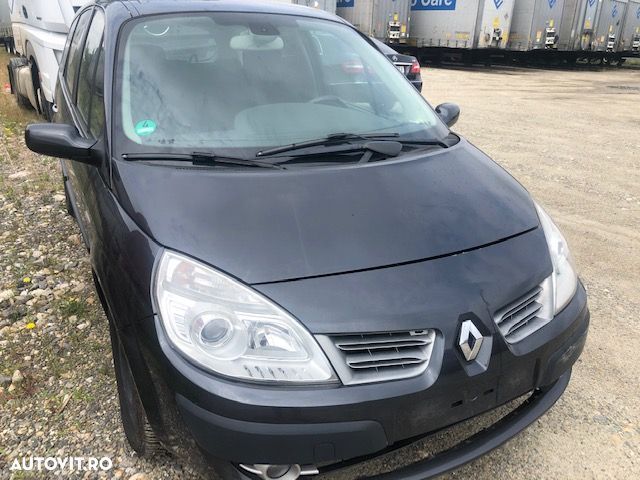 Dezmembrez Renault Scenic 1.9 diesel - 4