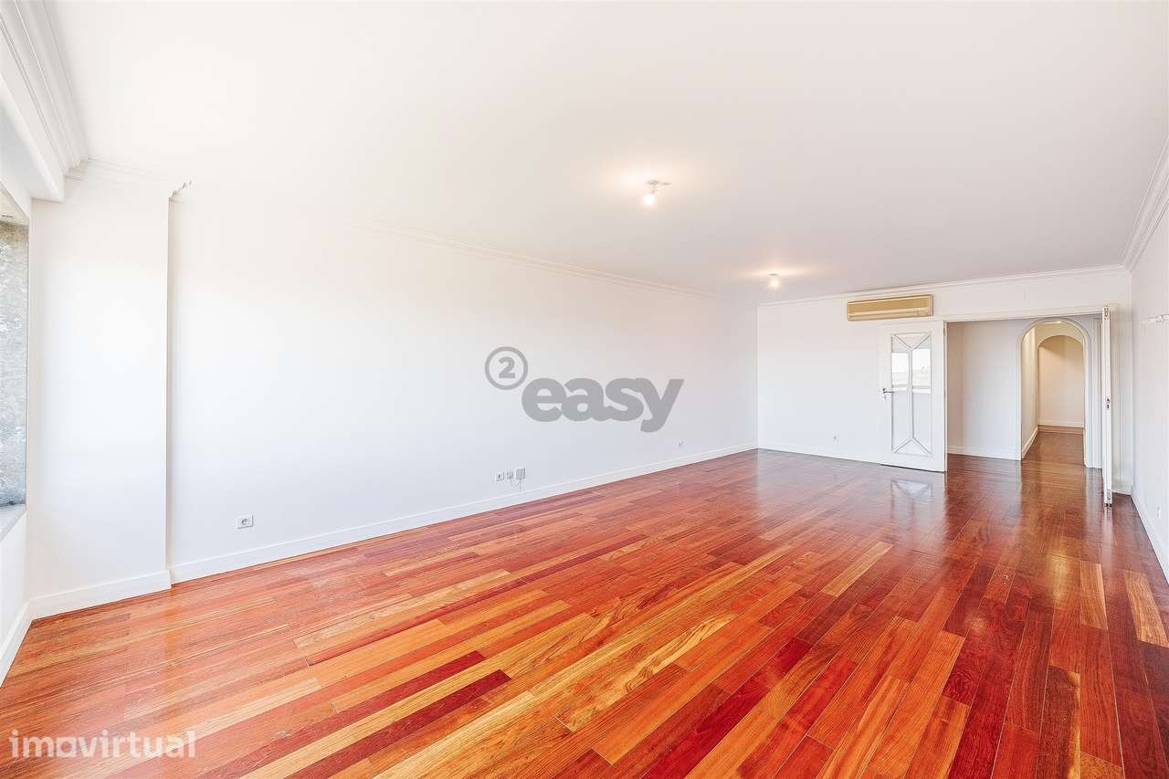Apartamento 8 assoalhadas em Odivelas - Grande imagem: 3/60