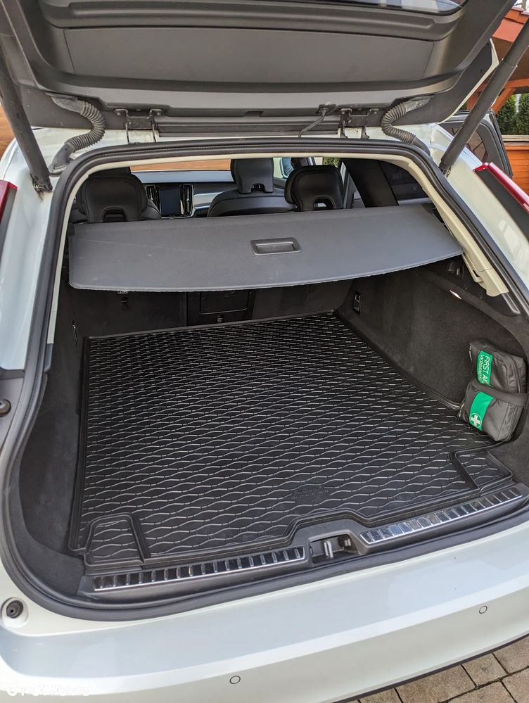 Volvo V90 D4 Momentum Pro - 22