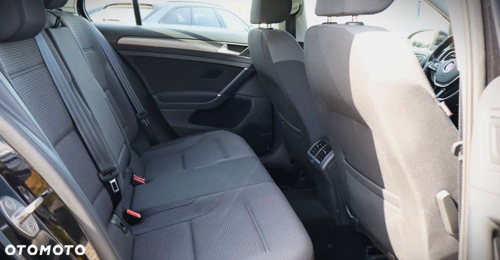 Volkswagen Golf - 16