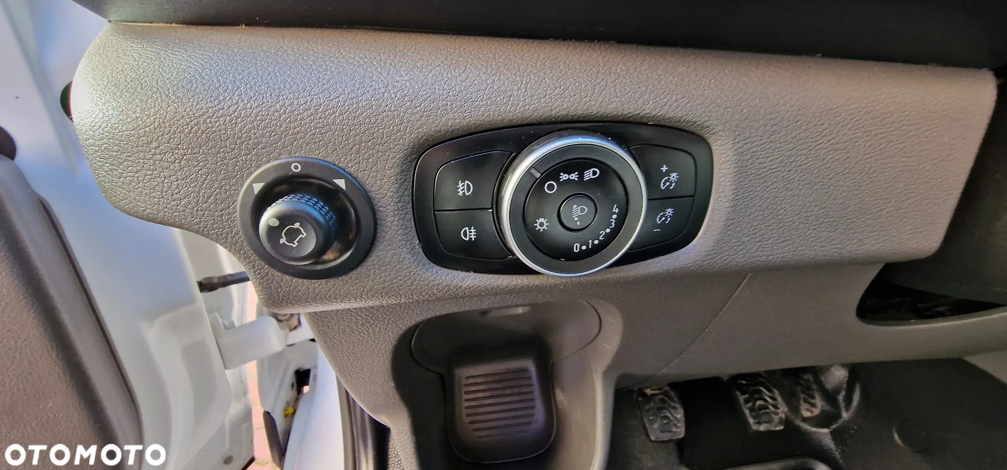Ford Transit - 24