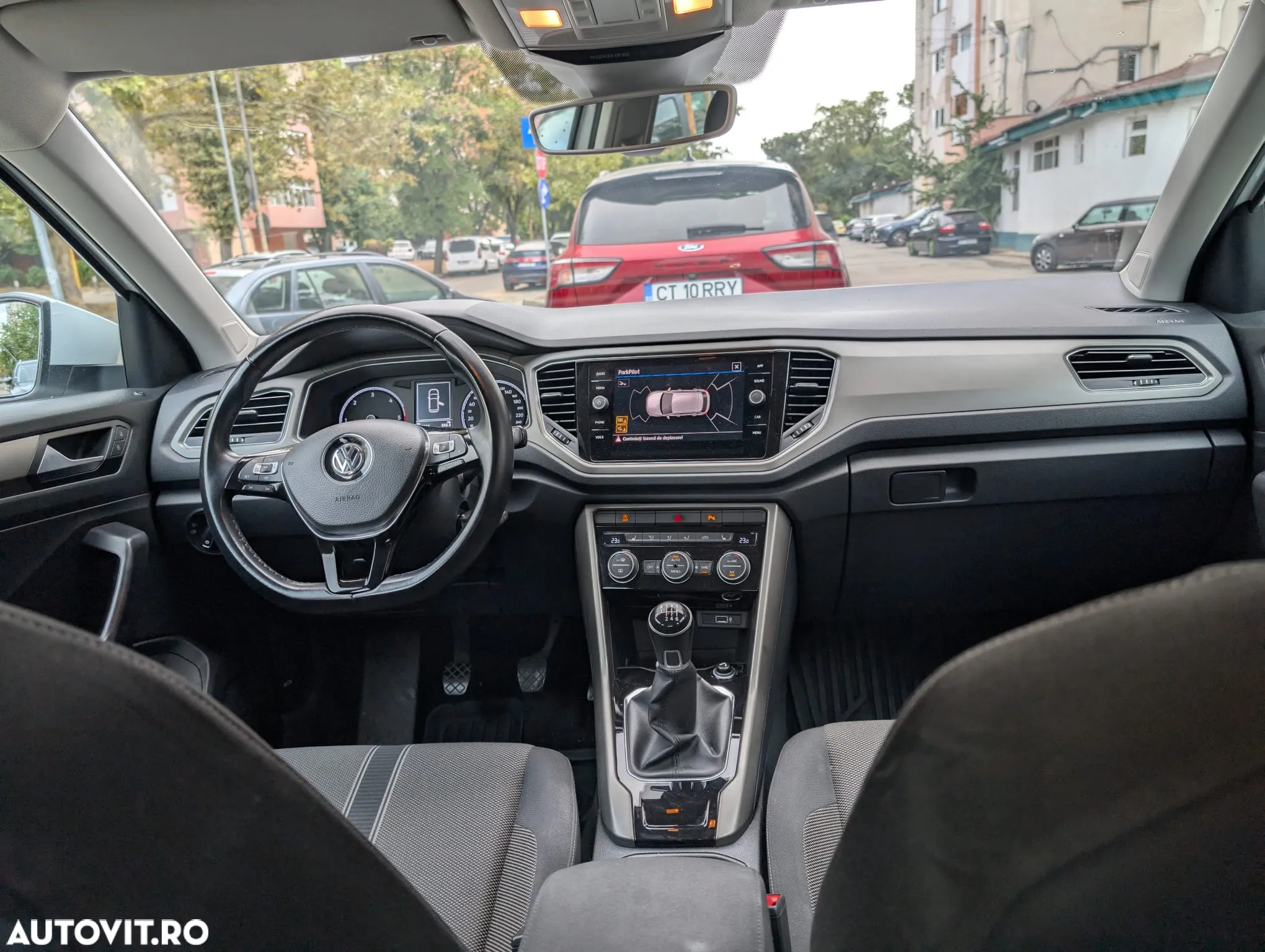 Volkswagen T-ROC 1.6 TDI Design - 8