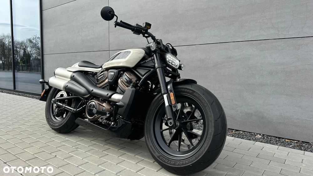 Harley-Davidson Sportster - 1