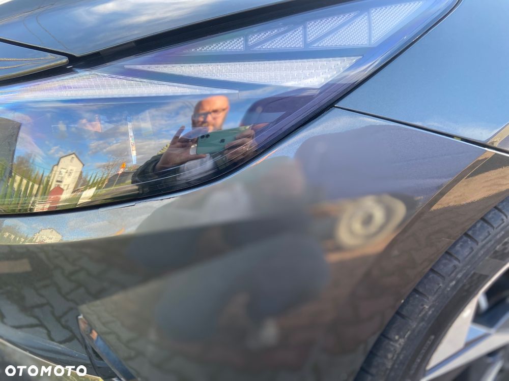 Hyundai Elantra 1.6 Executive CVT - 23