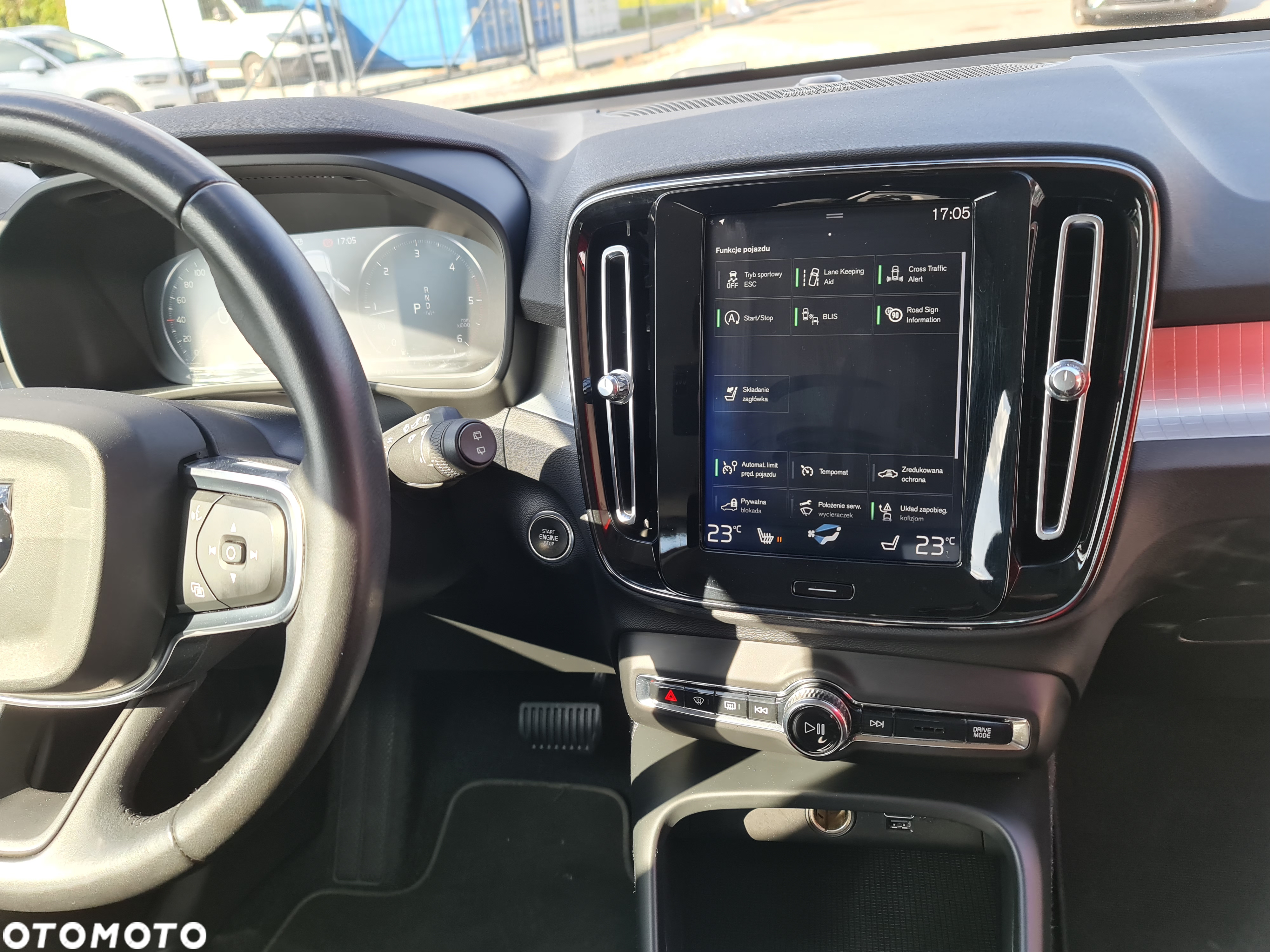 Volvo XC 40 D3 AWD Geartronic Momentum Pro - 16