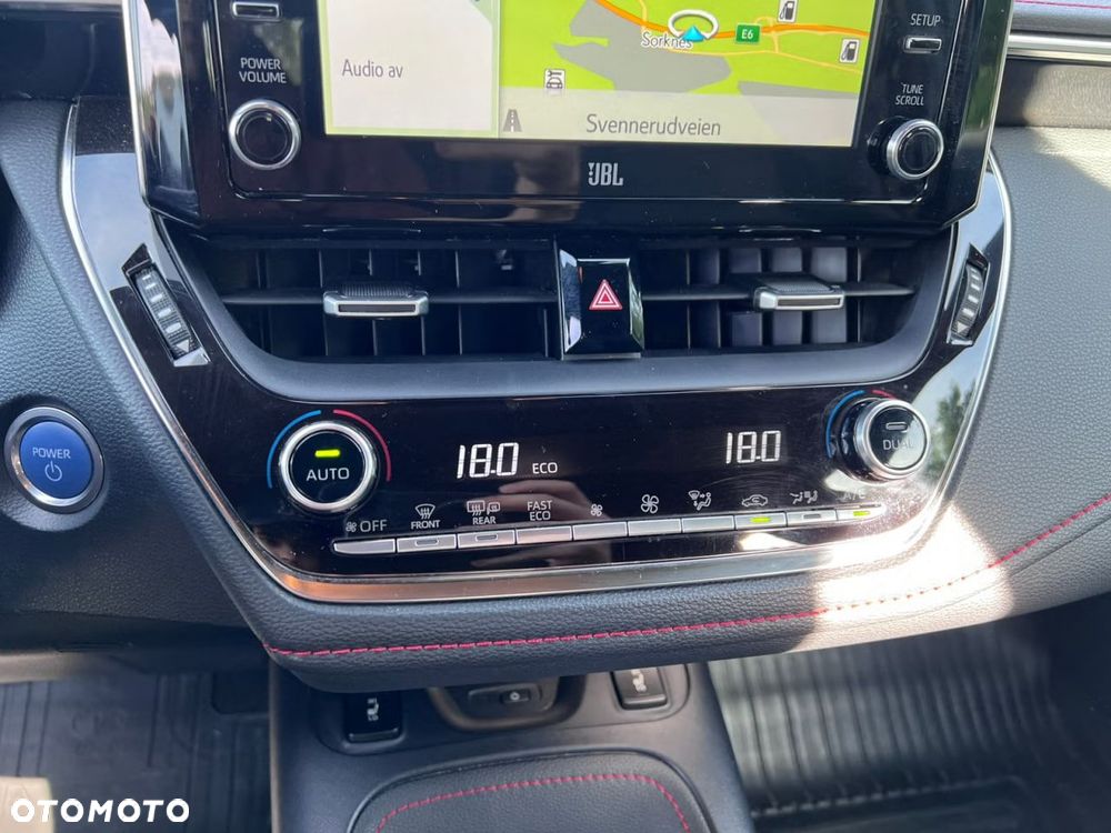 Toyota Corolla 2.0 Hybrid Executive - 26