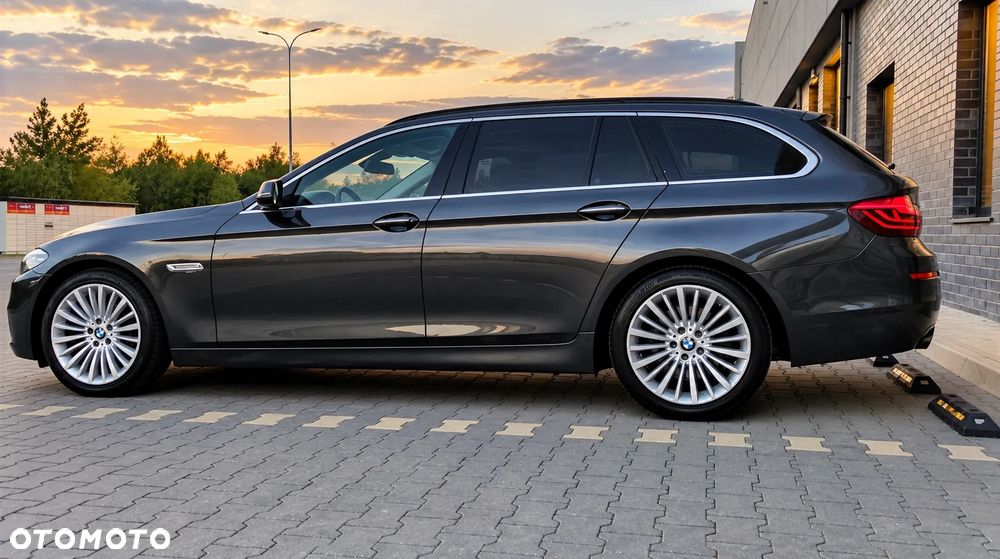 BMW Seria 5 525d Luxury Line - 2