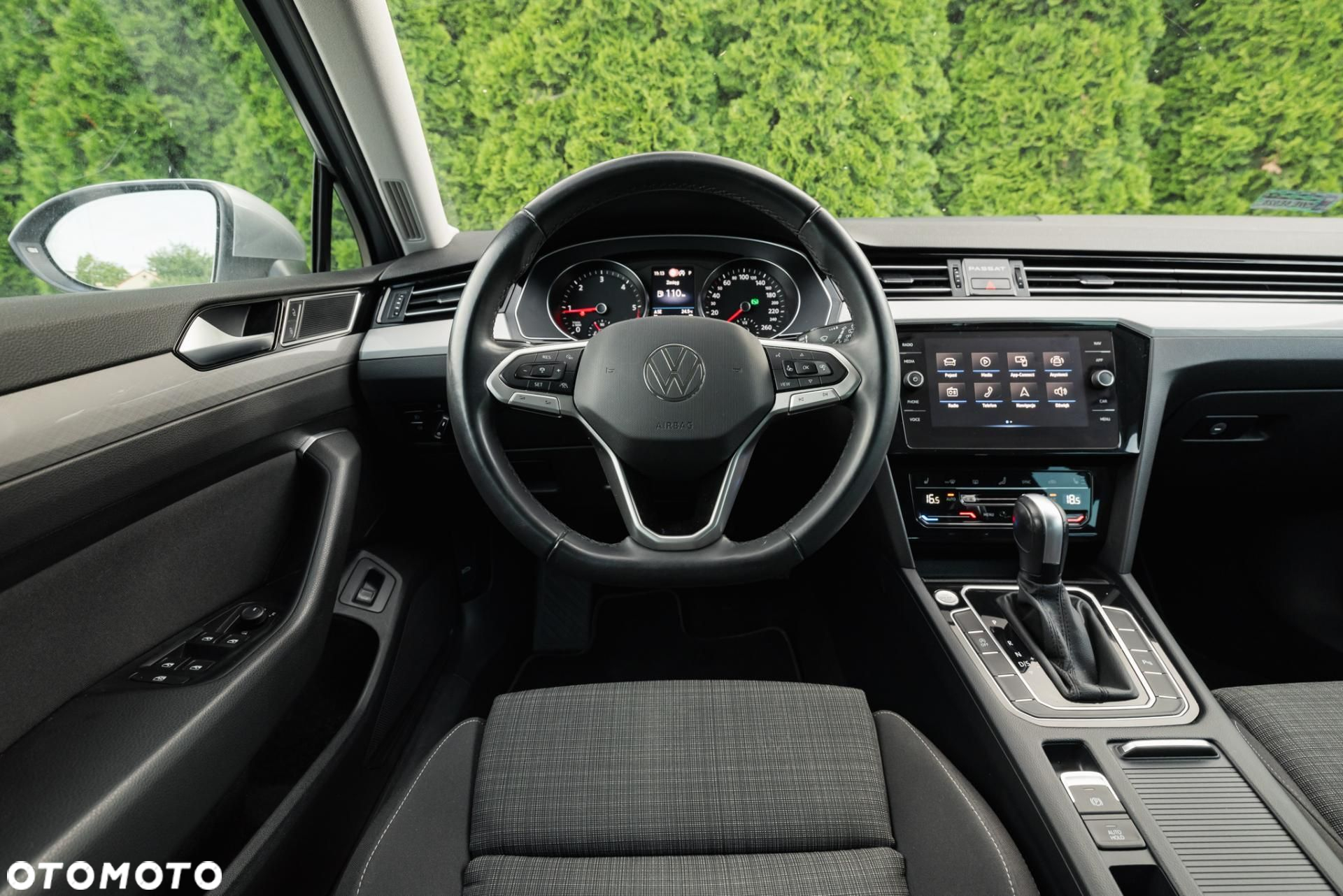 Volkswagen Passat - 11