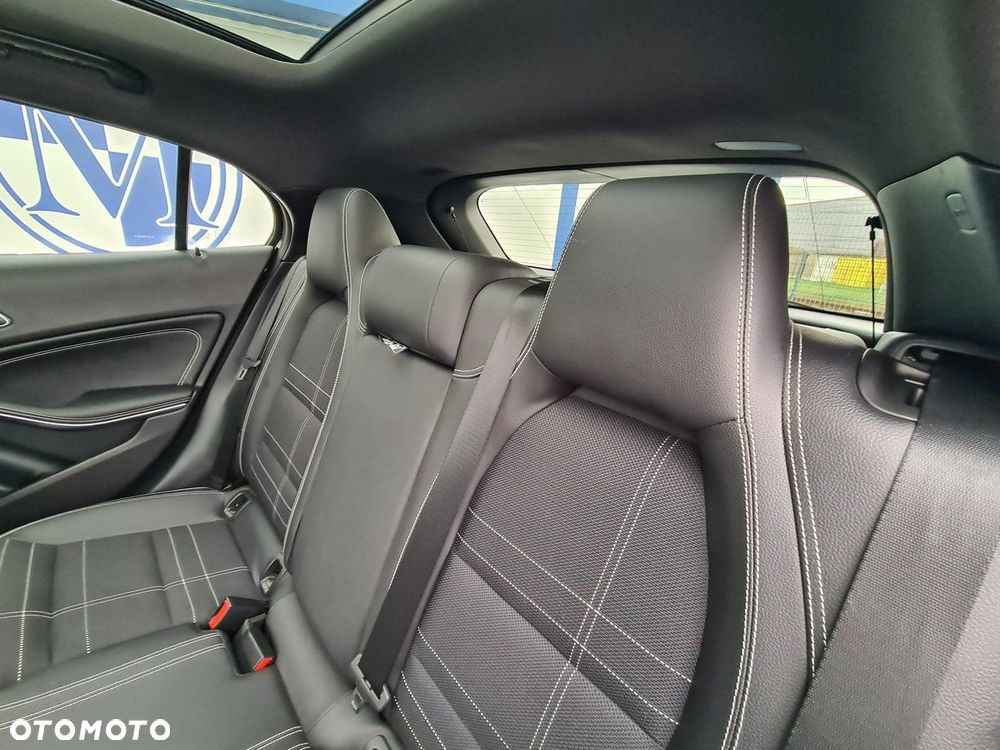 Mercedes-Benz GLA 200 Style - 24