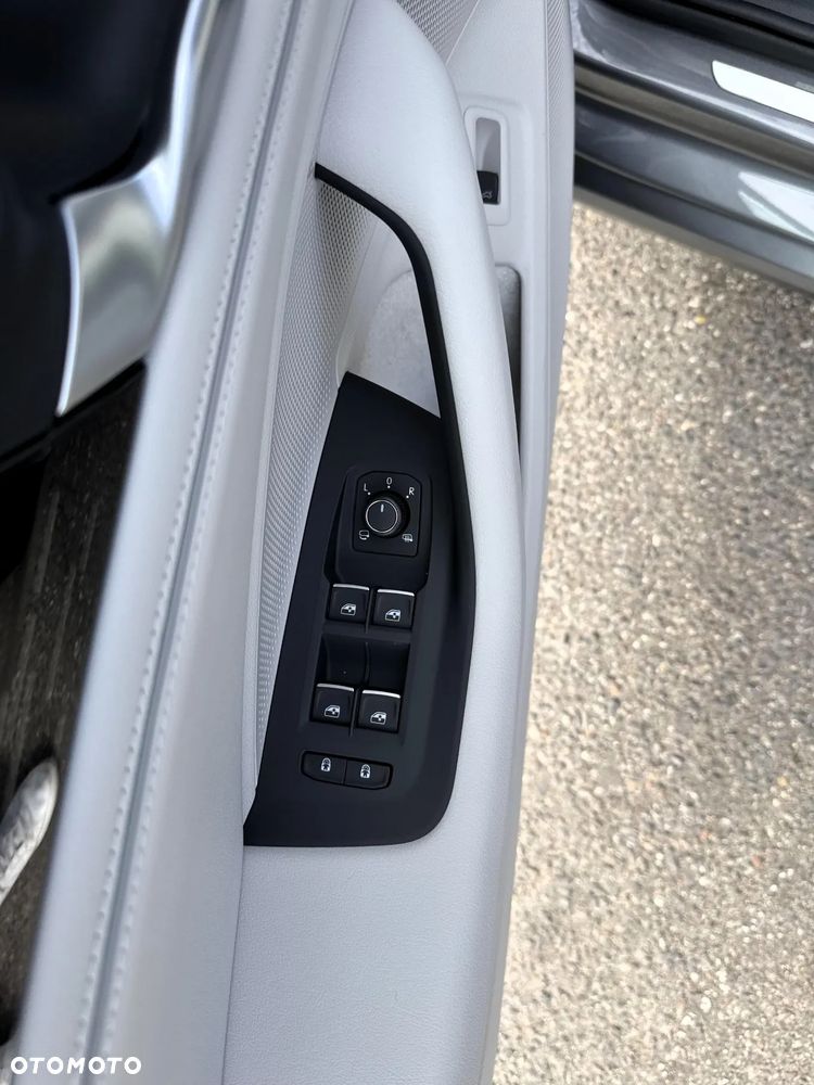 Volkswagen Passat 1.5 TSI ACT mHEV Elegance DSG - 10