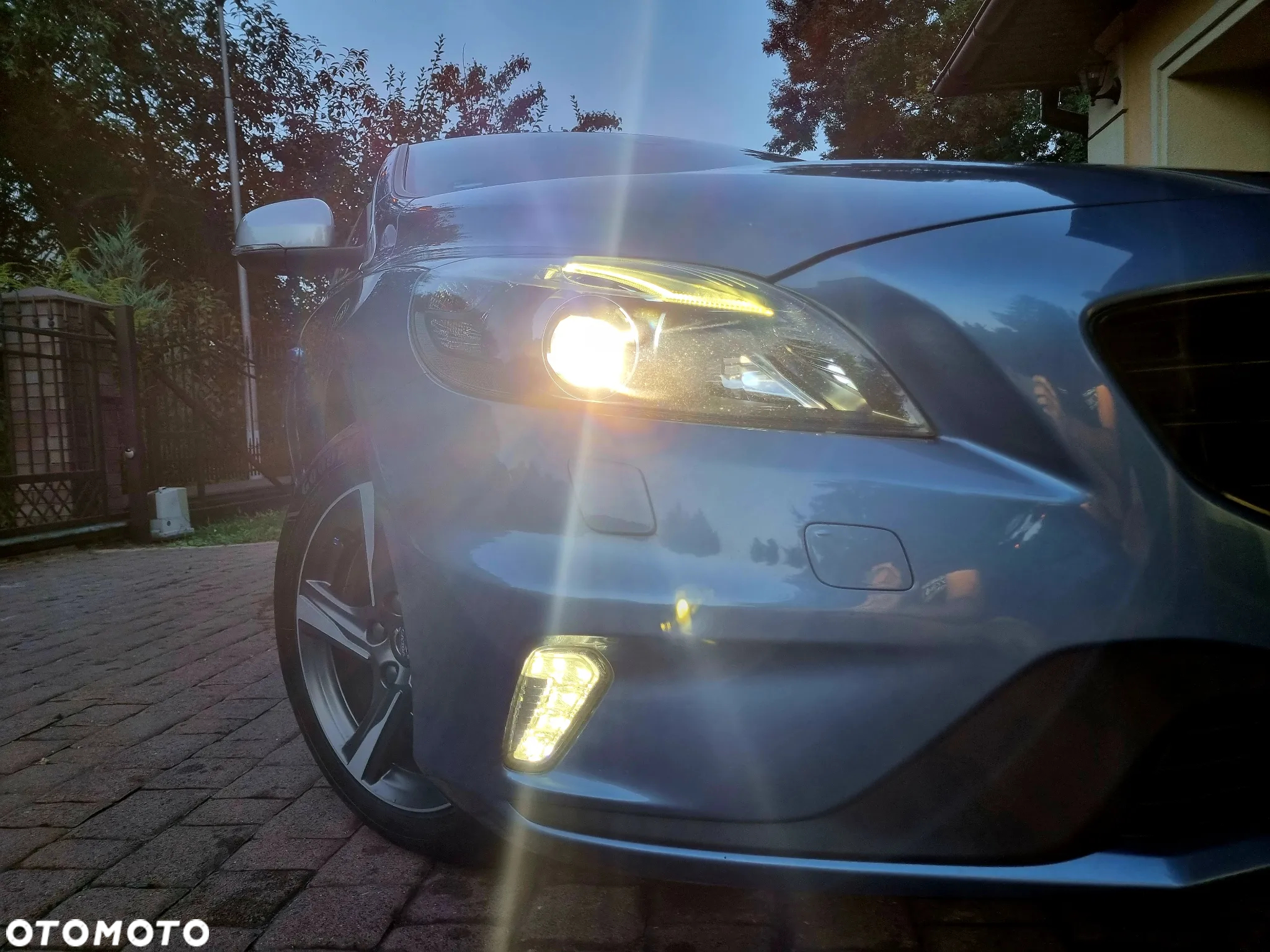 Volvo V40 D2 Drive-E R-Design Kinetic - 16