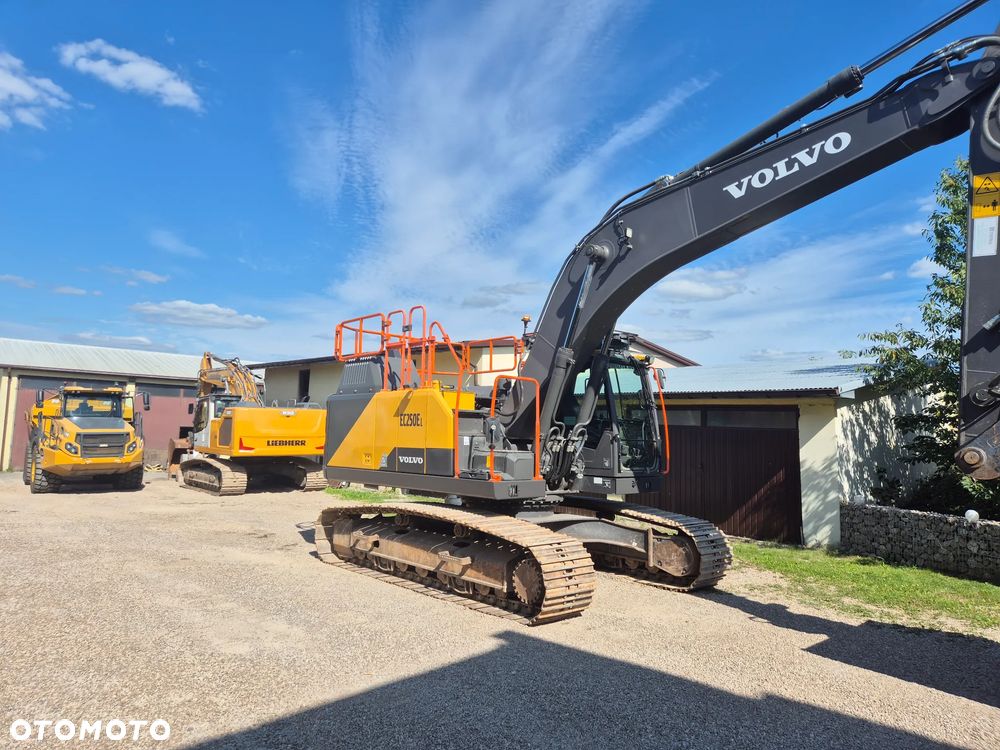 Volvo EC 250 EL - 8