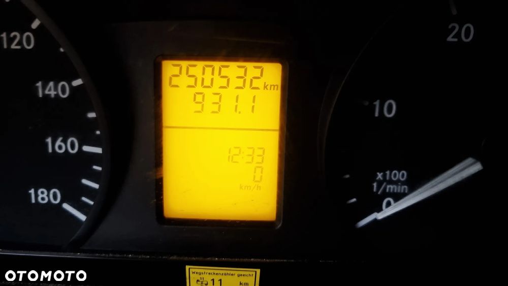 Mercedes-Benz Sprinter - 15