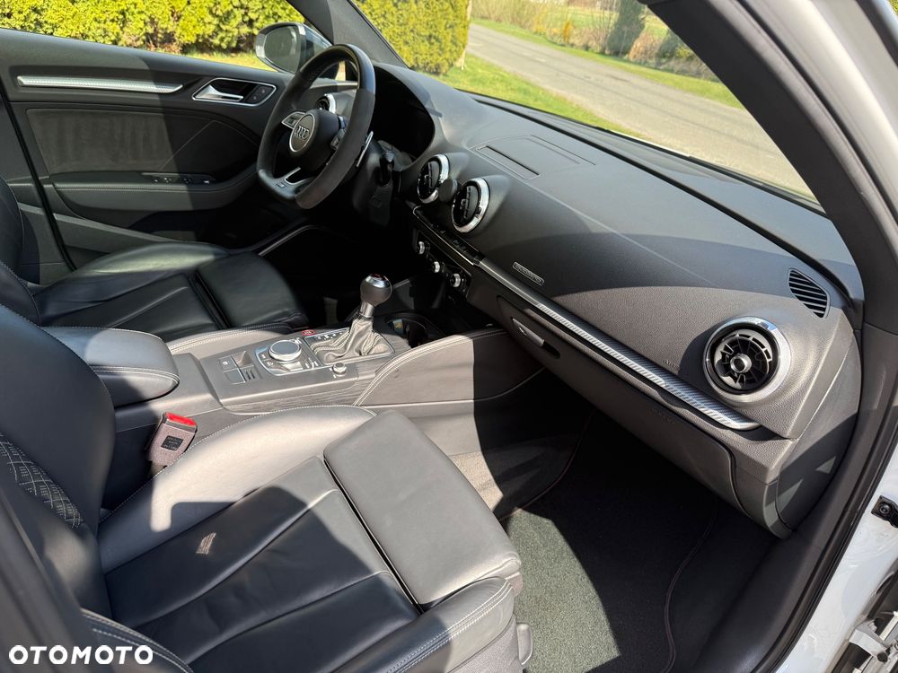 Audi RS3 Limousine S tronic - 11