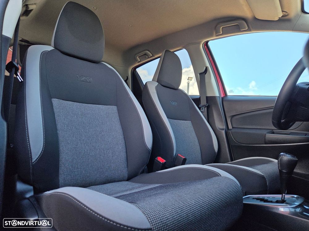 Toyota Yaris 1.5 HSD 20 Anos - 33