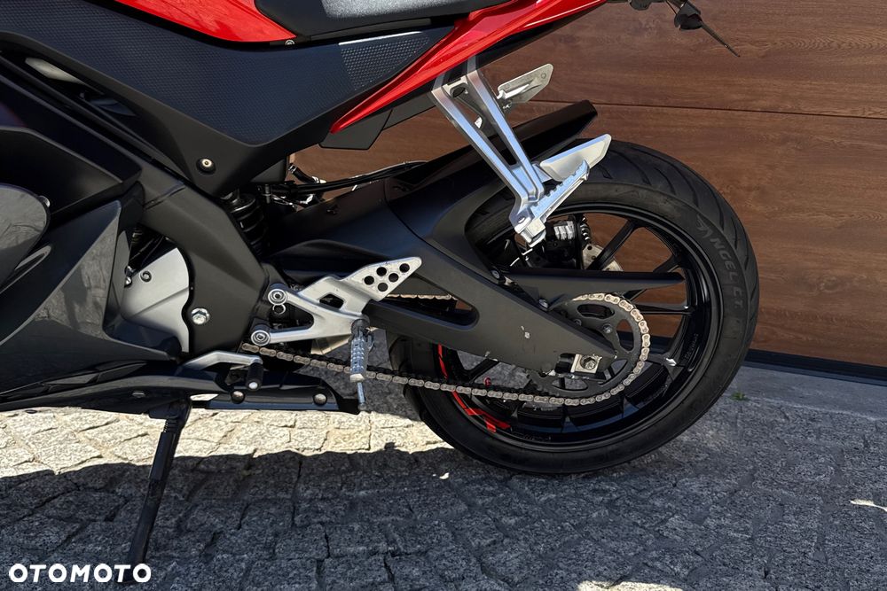 Yamaha YZF - 24