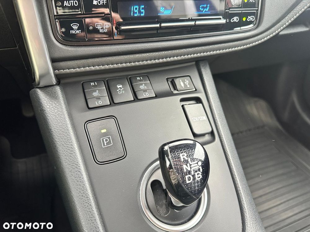 Toyota Auris - 13