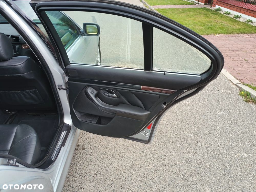 BMW Seria 5 - 16